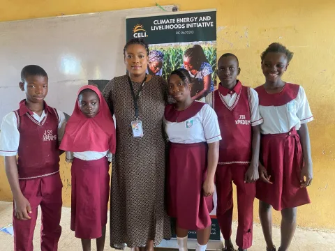 A group of pupils at the JSS Kpaduma climate lecture